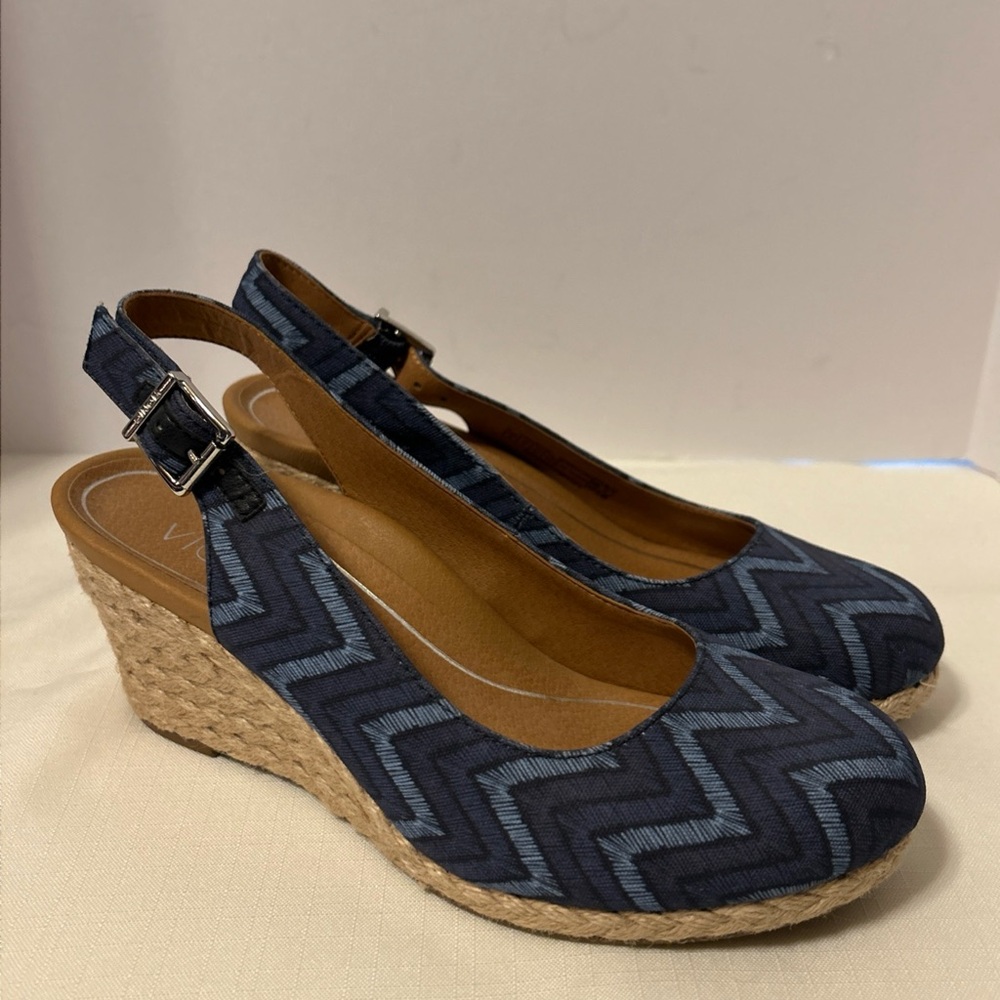 Vionic Women's Blue Wedge Sandals Size 6